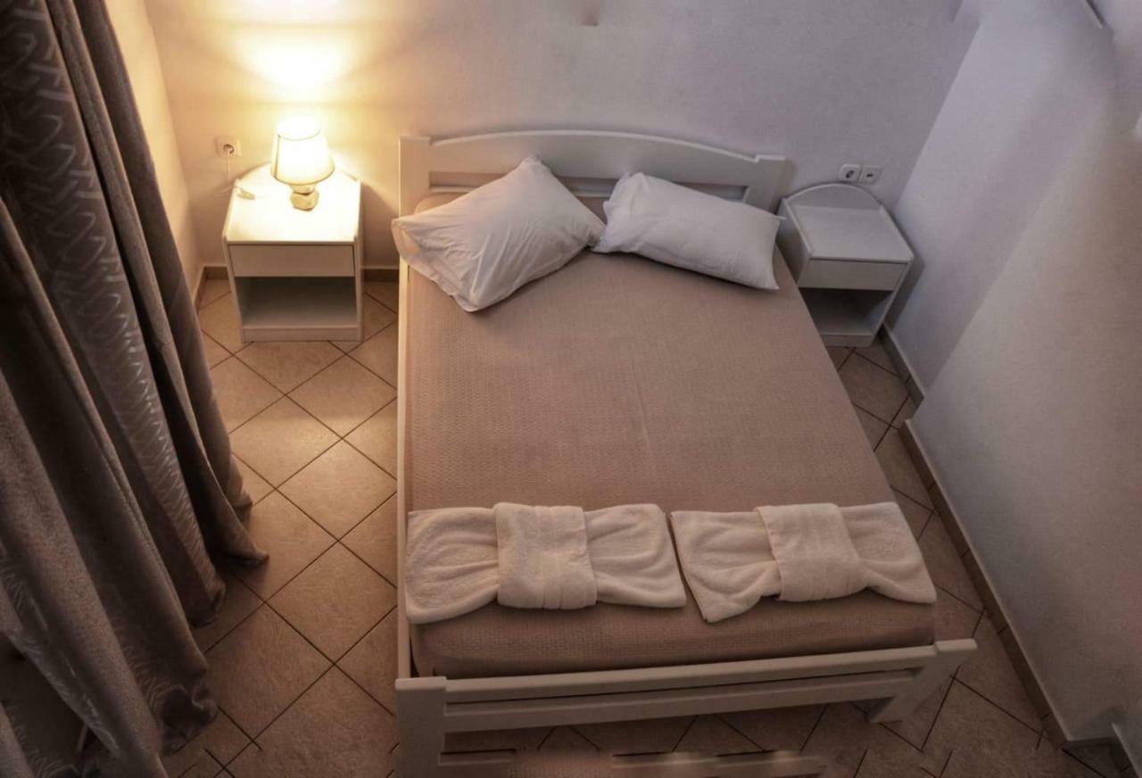 Appartement Albatross Seafront House à Naxos City Extérieur photo